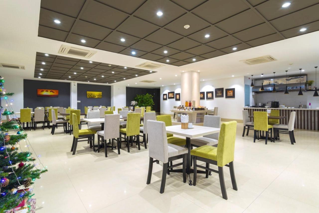 Capital O 1200 Salem Riverside Hotel 다낭 외부 사진